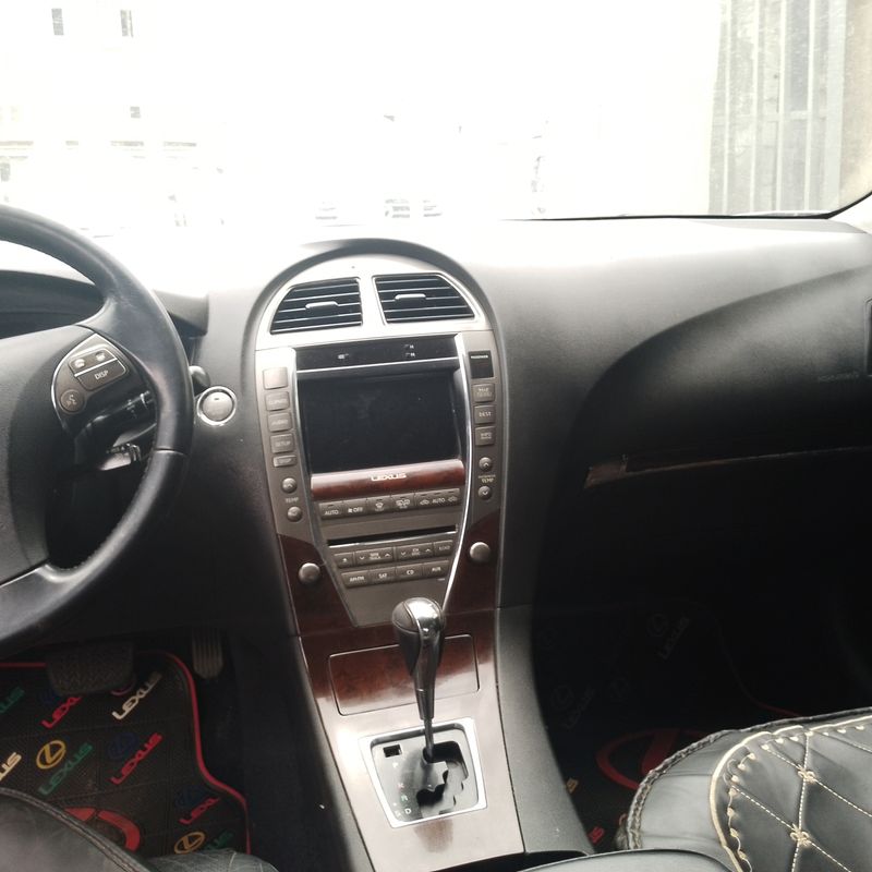 Thumbnail 2 of 2010 Lexus ES